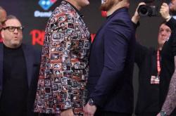 世界杯竞彩竞猜网站 -泰森(sēn)富(fù)裡(lǐ)和马赫(hè)穆多夫赛前发布会！对手曾和800斤黑熊摔跤(jiāo)