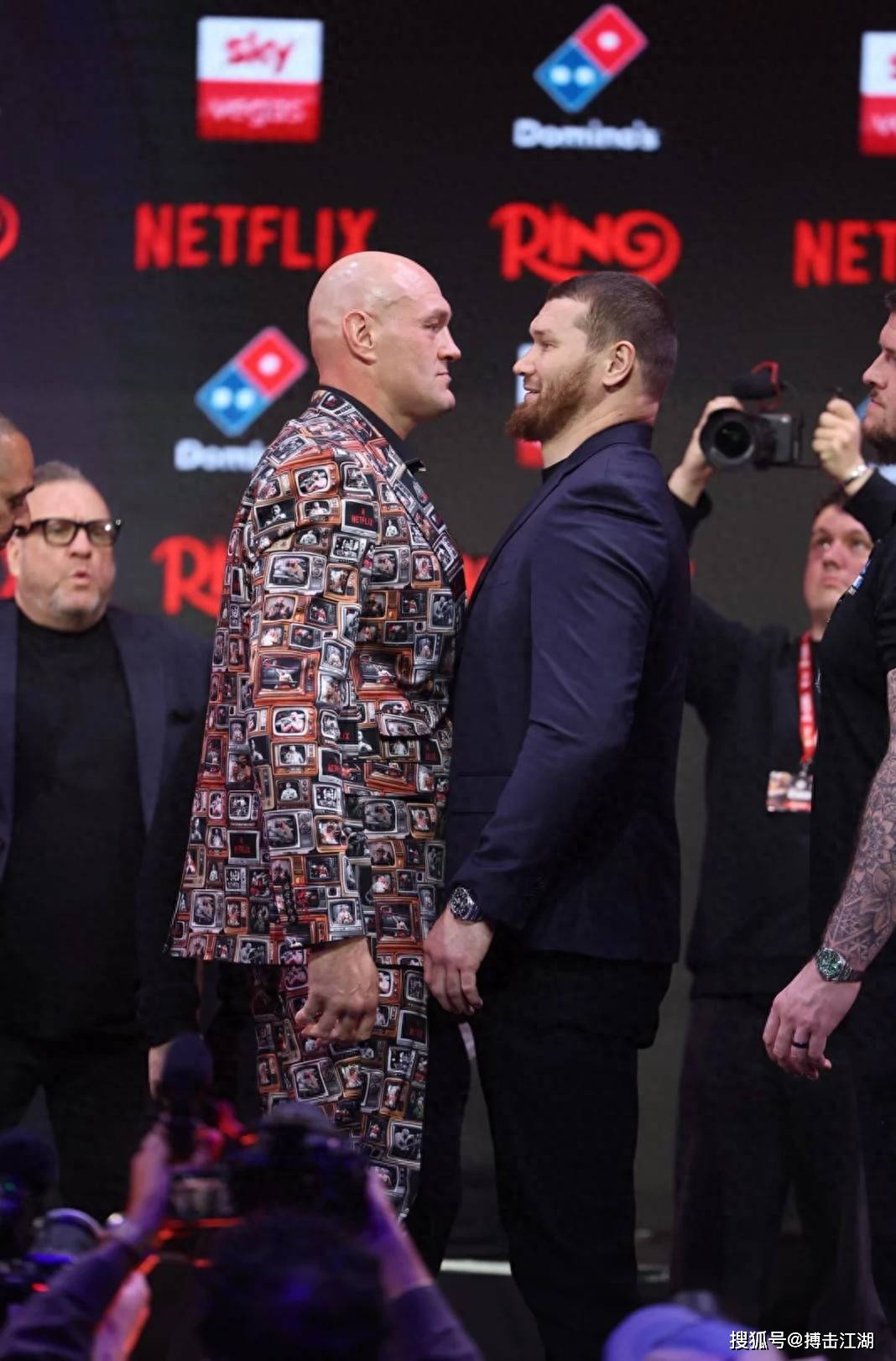 泰森富里和马赫穆多夫赛前发布会！对手曾和800斤黑熊摔跤