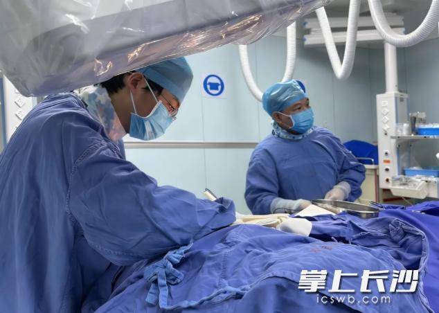 通往心脏的“电线”断了？这种前沿技术为58岁的她重装“生命节拍器”