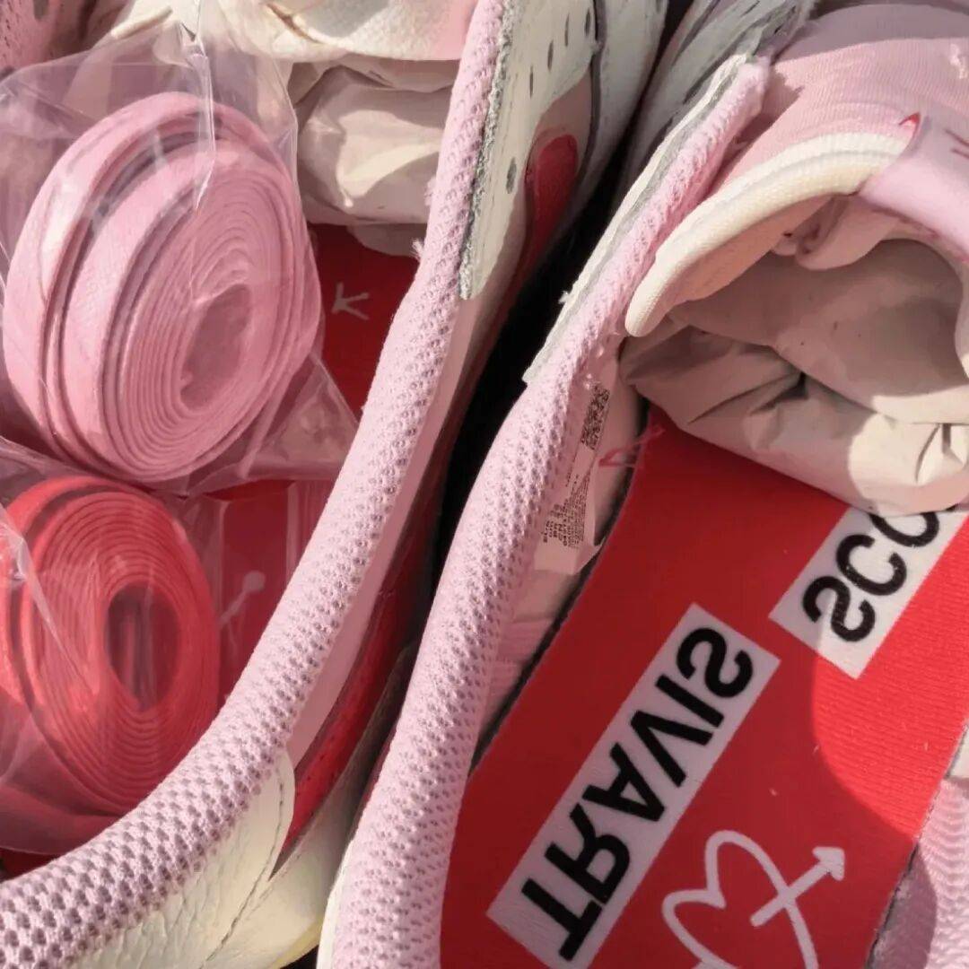 粉倒钩 AJ1 实物新图曝光！离发售不远了