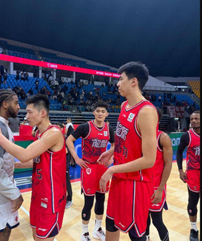 燃炸全场！2米26天赋兑现，从板凳到禁区之王的完整逆袭